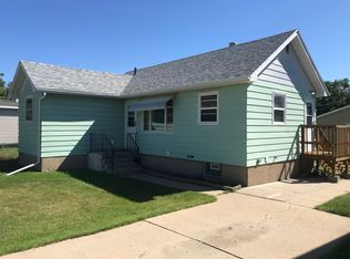 718 9th Ave W, Williston, ND 58801