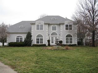 10821 Chester Rd, Cincinnati, OH 45246