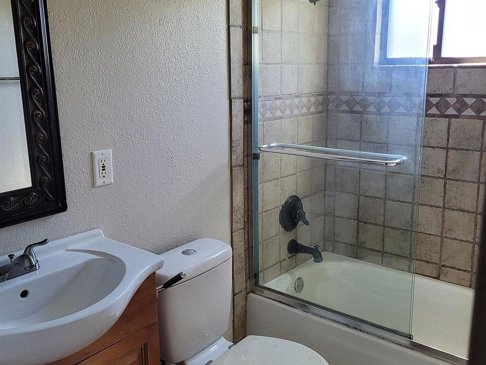 2nd image of 4224 N 12th St Unit 104