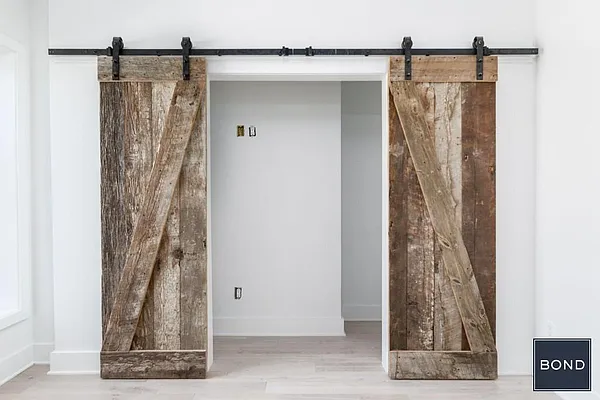 Rented by Bond New York | media 8