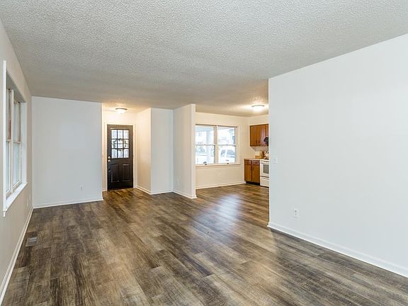 4th image of 955 Northfield Ct