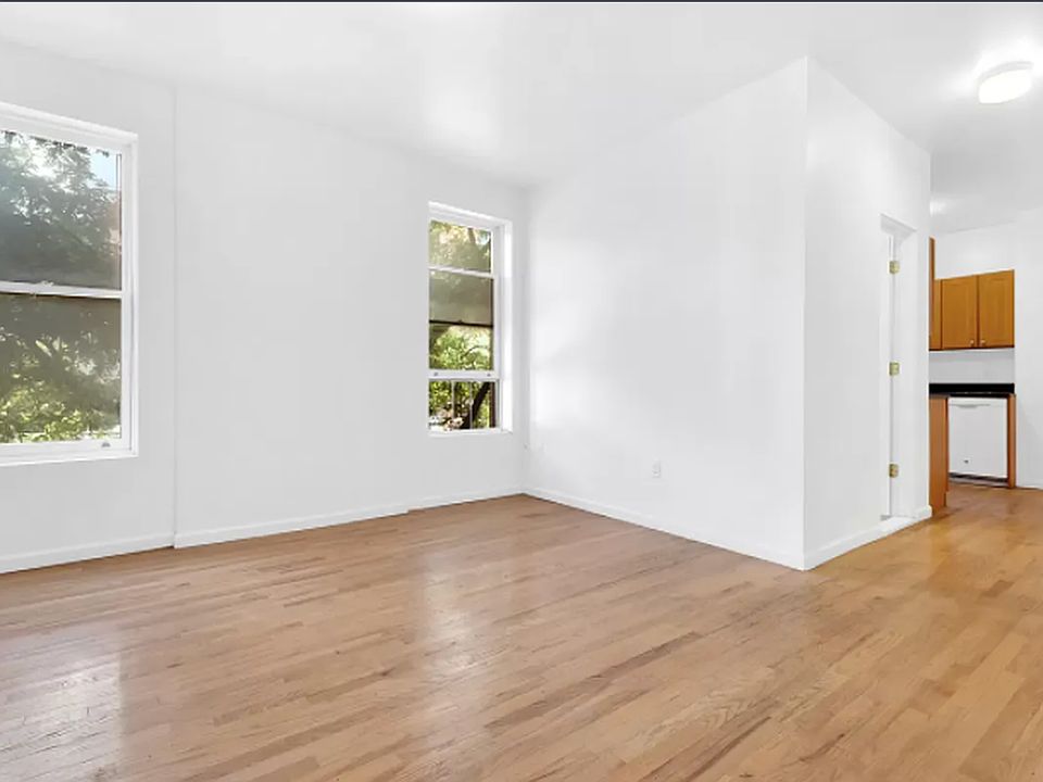 1st image of 200 W 82nd St APT 4W