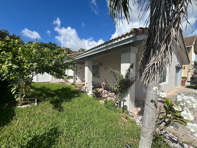 115 SW 34th Ave — Photo 25
