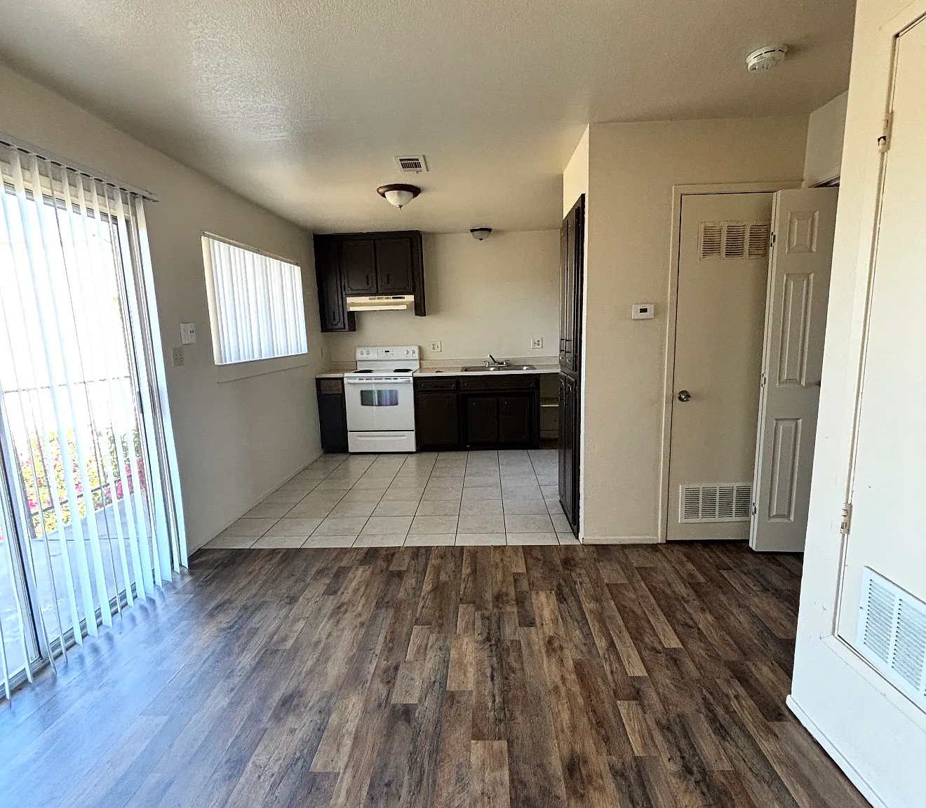 2 bed, 700 sqft, $1,500 — Photo 4
