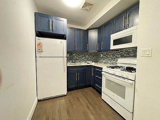 1st image of 33 Crooke Ave #1P