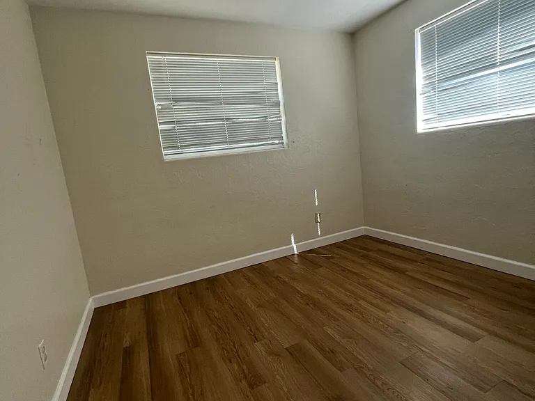 536 Ruth St — Photo 9