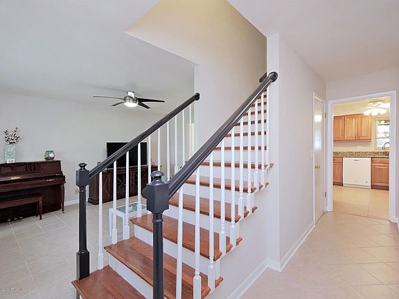 3rd image of 10633 Ballestero Ct
