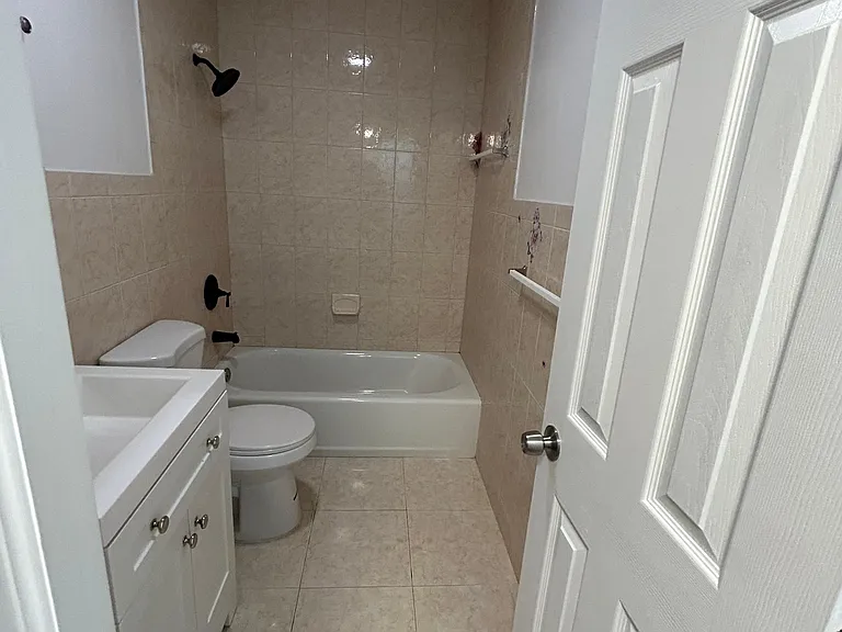 1450 NE 151st St #101 — Photo 18