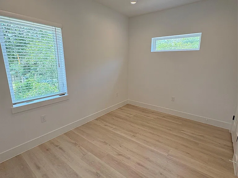 1800 Crown Dr #2 — Photo 10