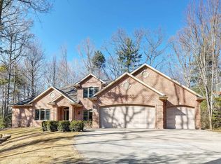 3410 Blackberry Ln, Suamico, WI 54313