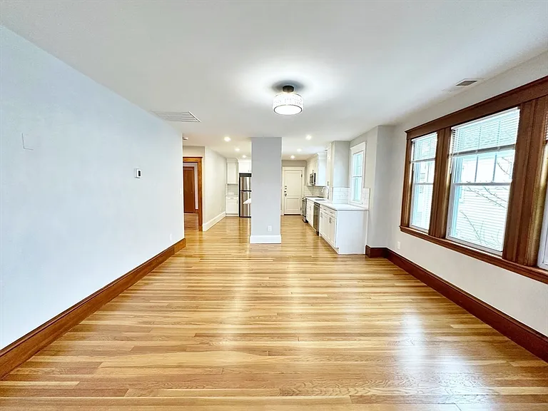 75 Governor Winthrop Rd — Photo 13