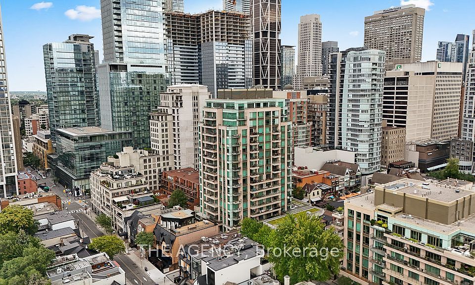 1st image of 80 Yorkville Ave #902