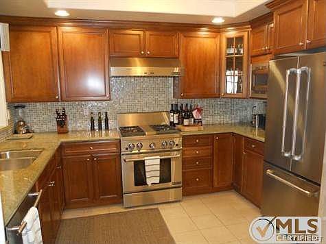 2nd image of 12026 Hoffman St Unit 205