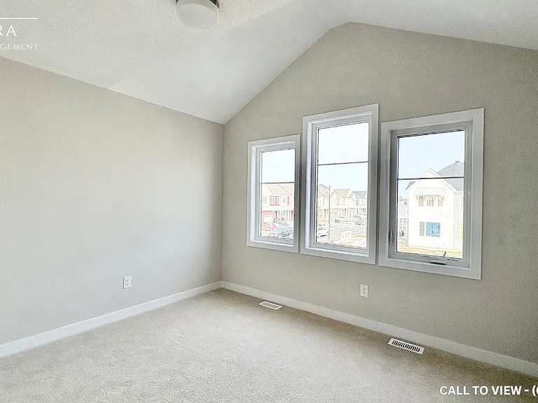 535 Oldenburg Ave — Photo 6