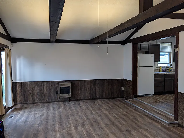 2101 N Ravine Pkwy — Photo 5
