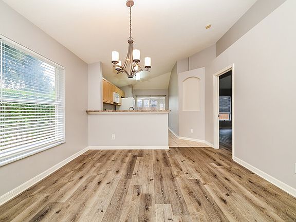 5th image of 11104 Robin Lake Ct