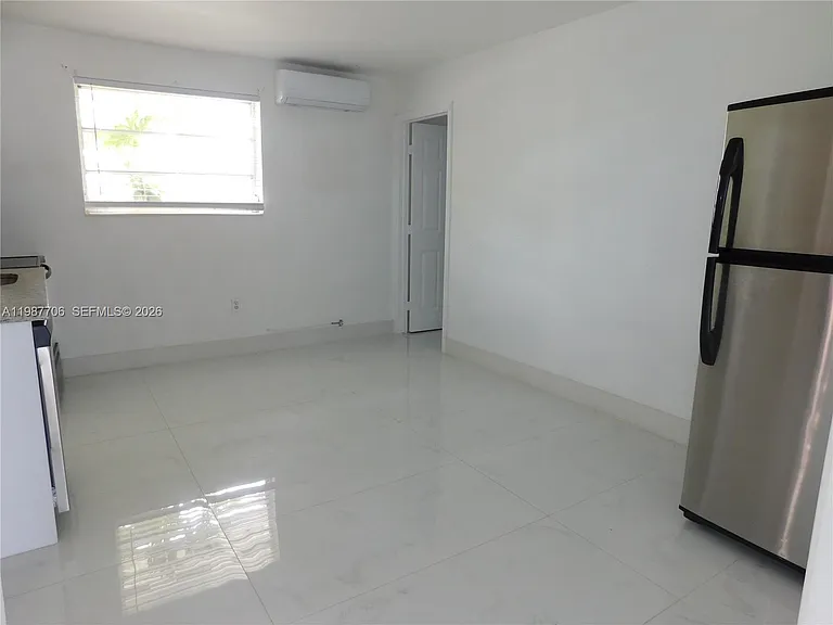 6700 SW 97th Ave — Photo 7