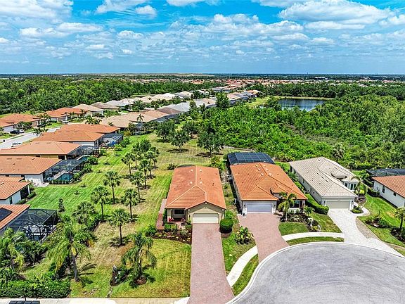 4th image of 10111 MALACHITE DRIVE