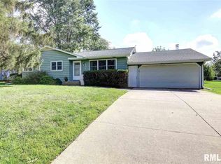 601 S 18th St, Clinton, IA 52732