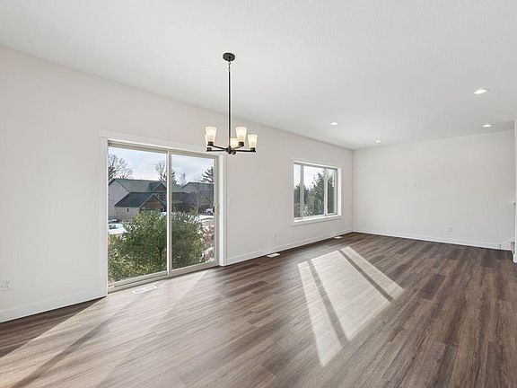 5th image of 1397X 3rd St