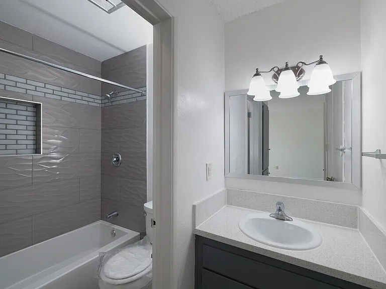 437 Church Ave #F — Photo 1