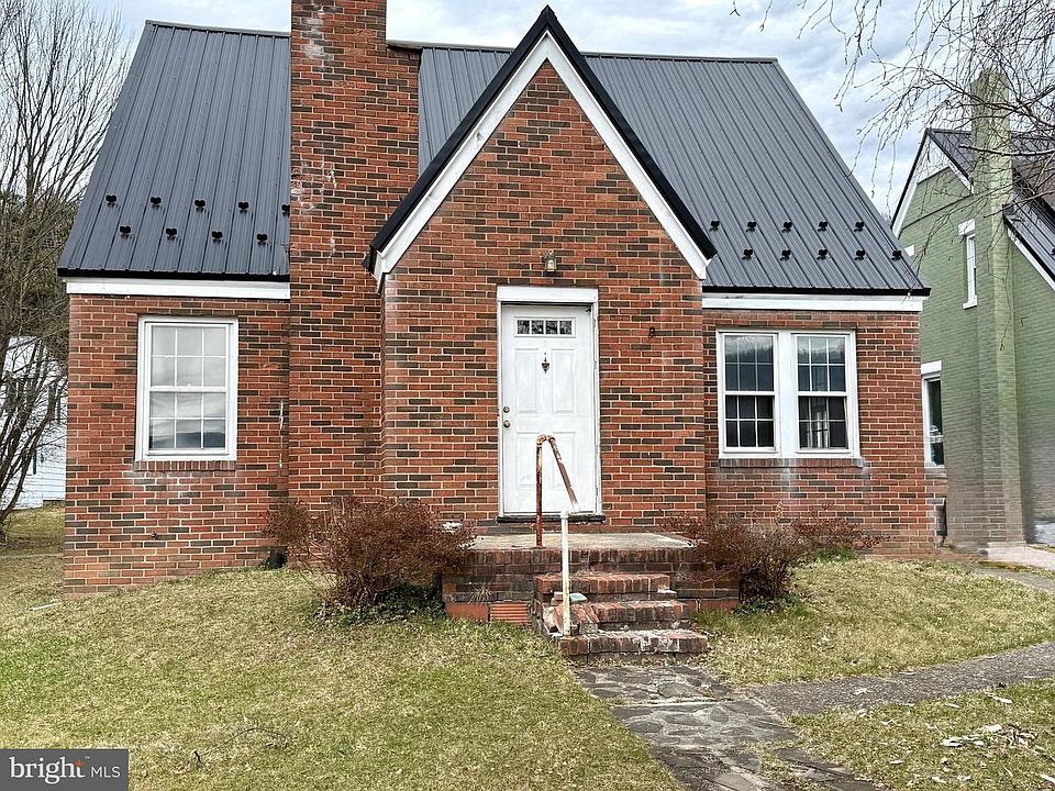 1st image of 208 Woodward Ave
