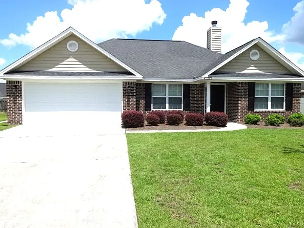 3 bed, 2.0 bath, 1448 sqft, $2,115 — Photo 1
