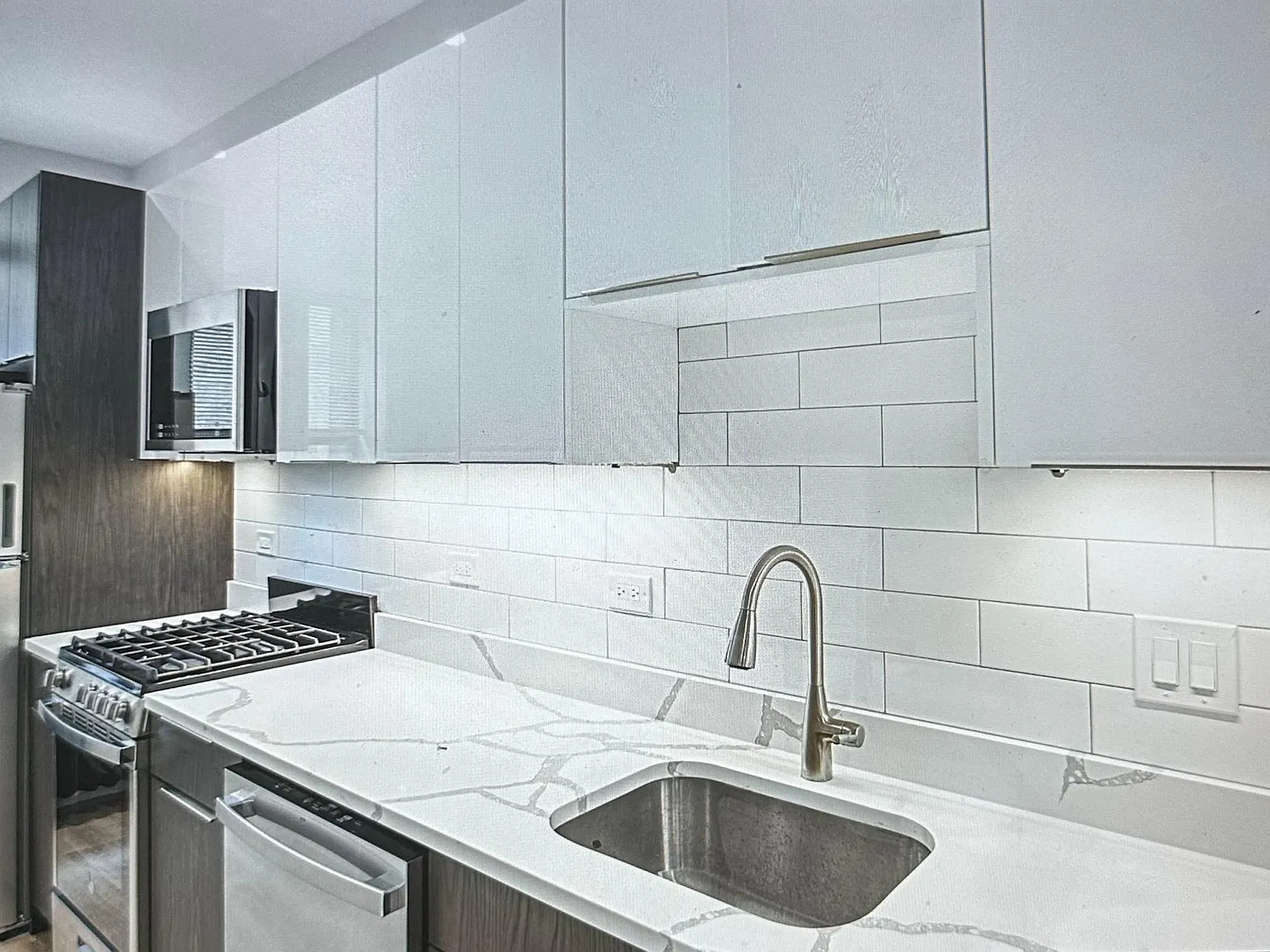 2 bed, 900 sqft, $2,550 — Photo 4