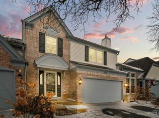 1712 Coach Dr, Naperville, IL 60565