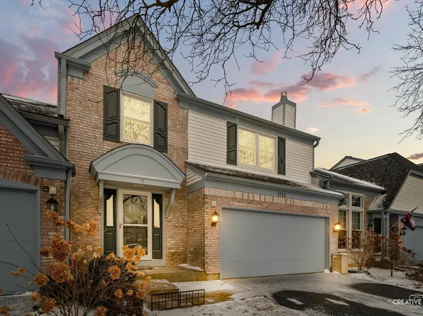 1712 Coach Dr, Naperville, IL 60565
