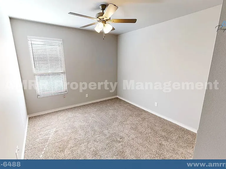 5803 Waverly Ave — Photo 8