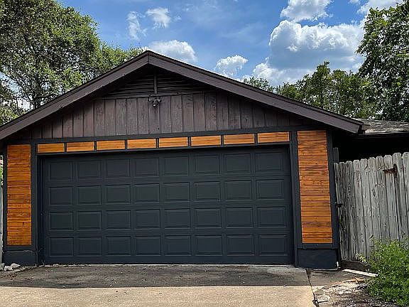 1,100sqft detached...casita?