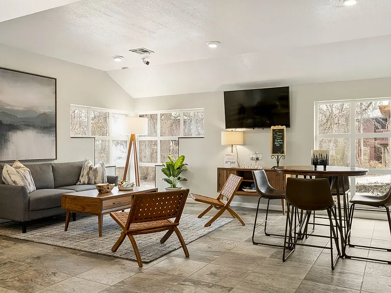 Forest Pointe Apartments — Photo 19
