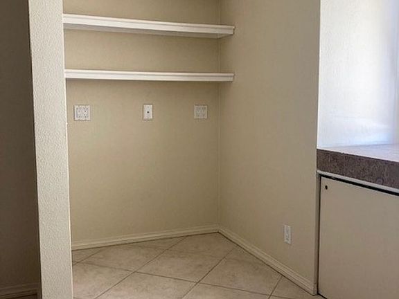 5th image of 224 S Ditmar St #2E