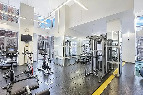 Rented by New York Casas Ltd. | media 27