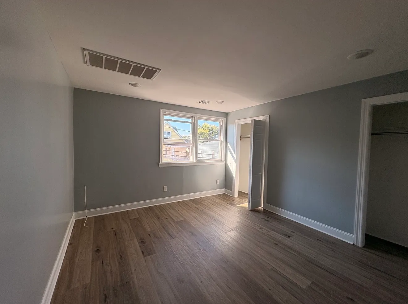 3 bed, $2,200 — Photo 4