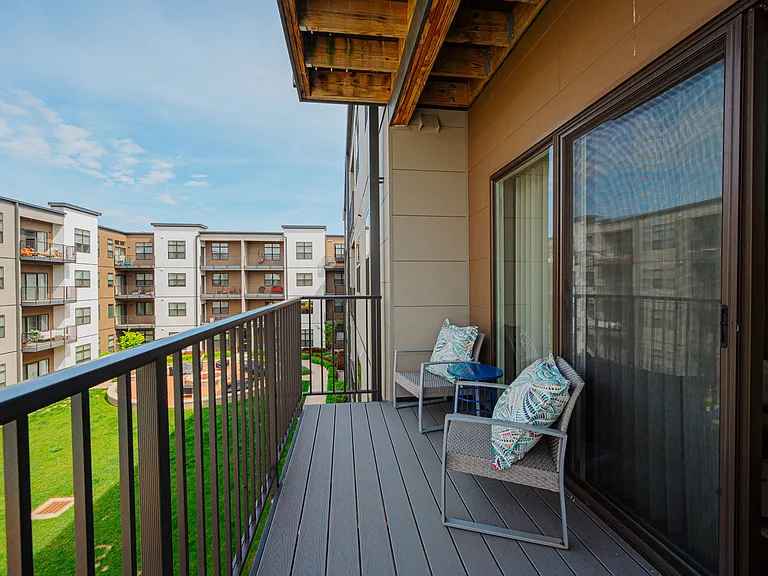 The Pointe at Polaris — Photo 23