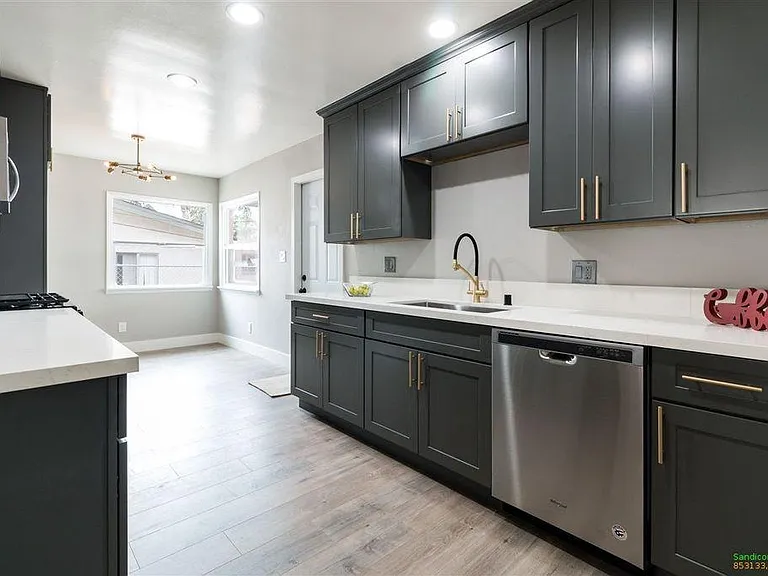 1205 Grove Ave — Photo 17