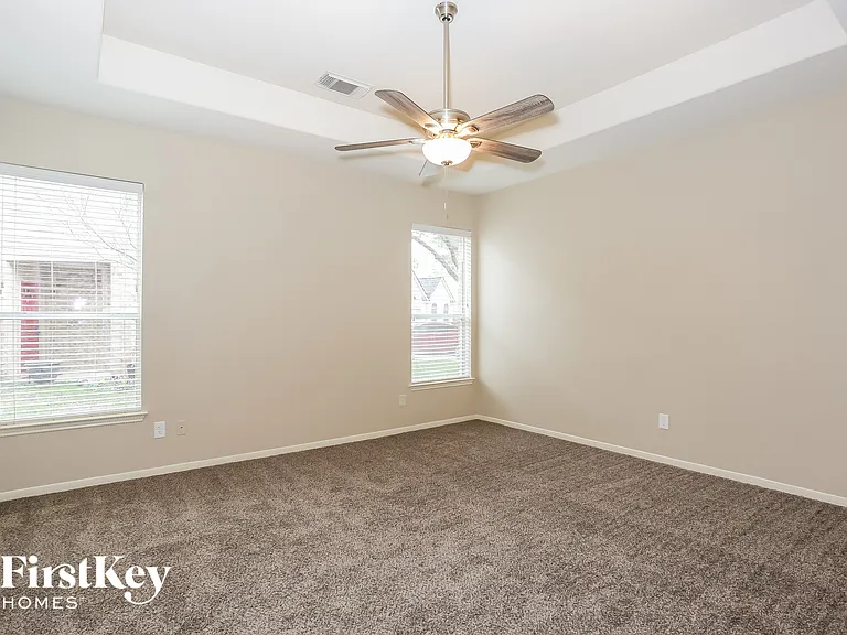 18210 Olive Tree Ct — Photo 9
