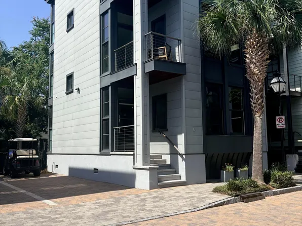 6 Brewster Ct, Charleston, SC 29403