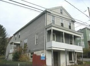 31 Coal St, Middleport, PA 17953