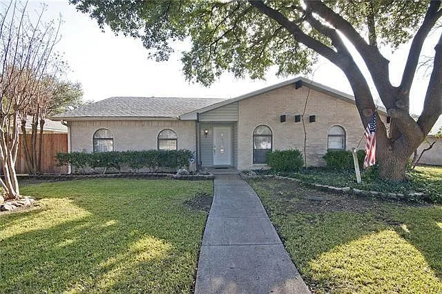 W Spring Creek Pkwy, Plano — Photo 1