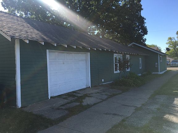 3rd image of 1112 W Glen Flora Ave