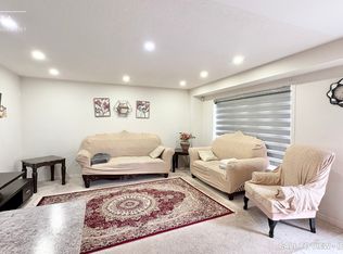 547 Windfields Farm Dr W #1, Oshawa, ON L1L0L7