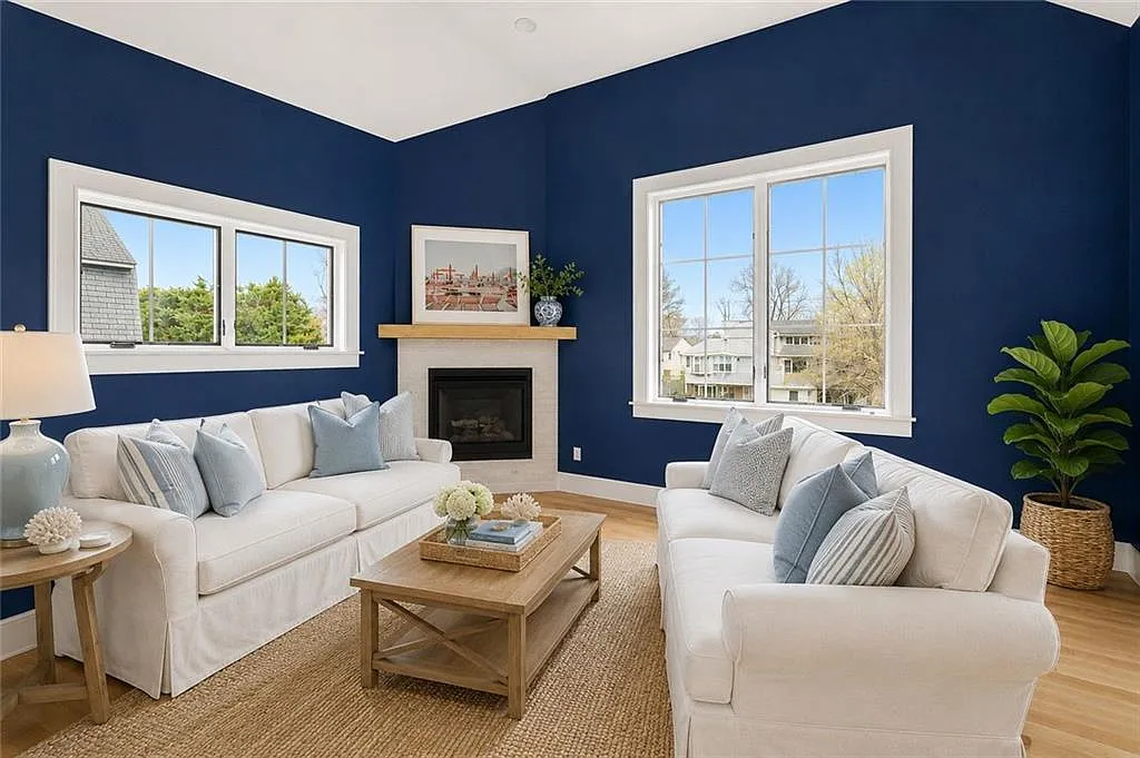 6 bed, 8.0 bath, 8268 sqft, $10,000 — Photo 2