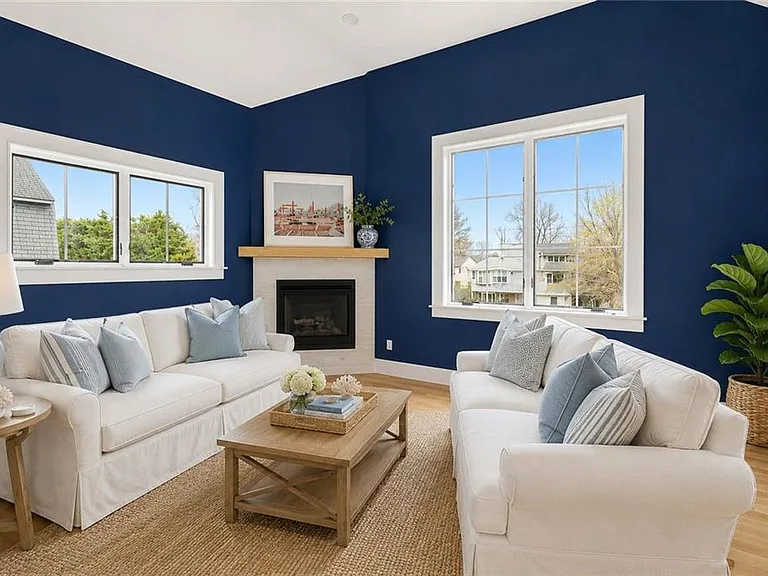 110 Newport Ave — Photo 2
