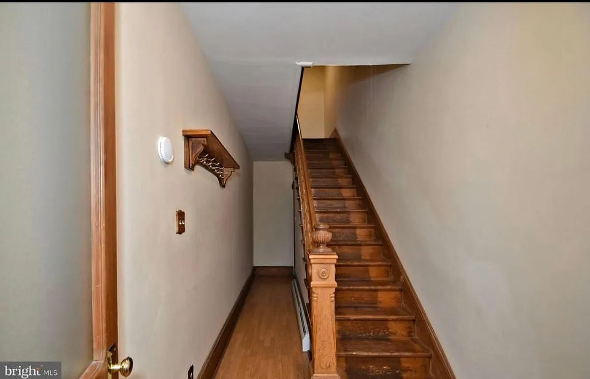 Building Photo - 153 2nd Ave #3A