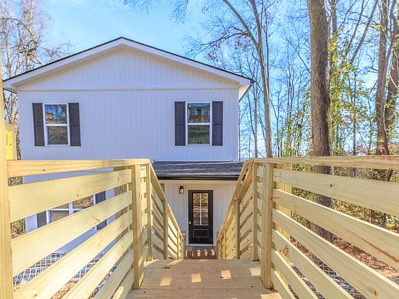 4th image of 3616 Mountain View Dr