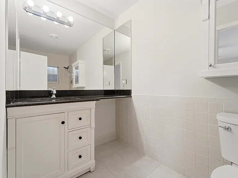 22267 SW 57th Ave — Photo 16