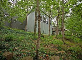 2702 N Emerald Ave, Fayetteville, AR 72703